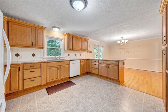 Building Photo - 405 Oakland Cir