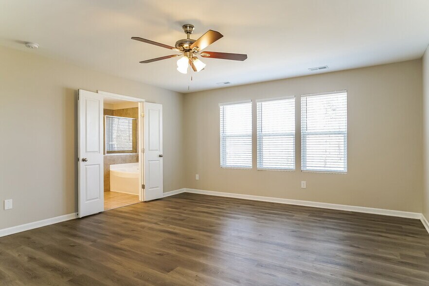 Building Photo - 114 N Porcenna Ln