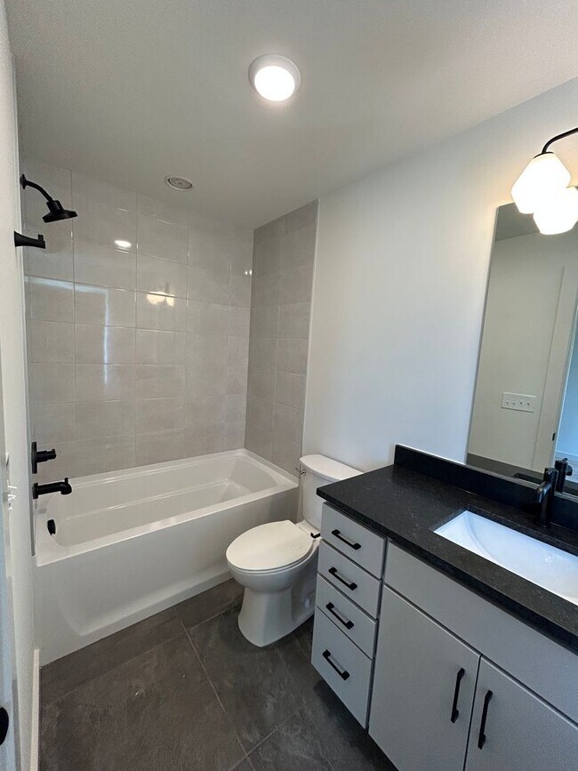 Building Photo - Amazing New Construction in North Nashville!