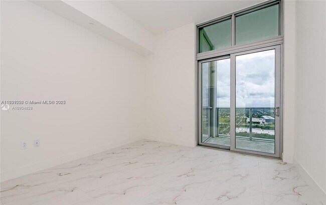 Building Photo - 2000 Metropica Wy