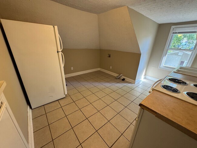 Building Photo - 1036 Park St