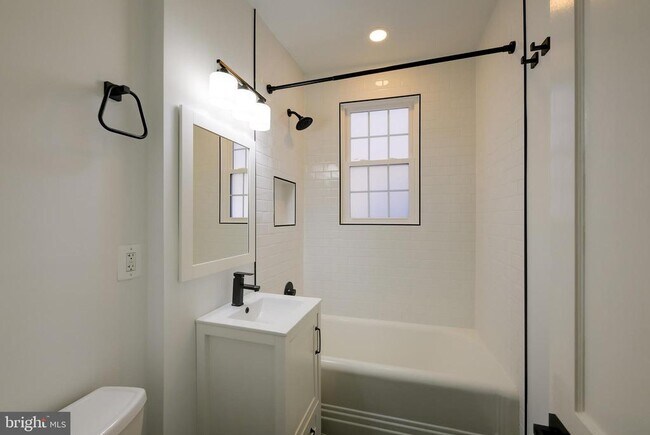 Building Photo - 1934 35th Pl NW