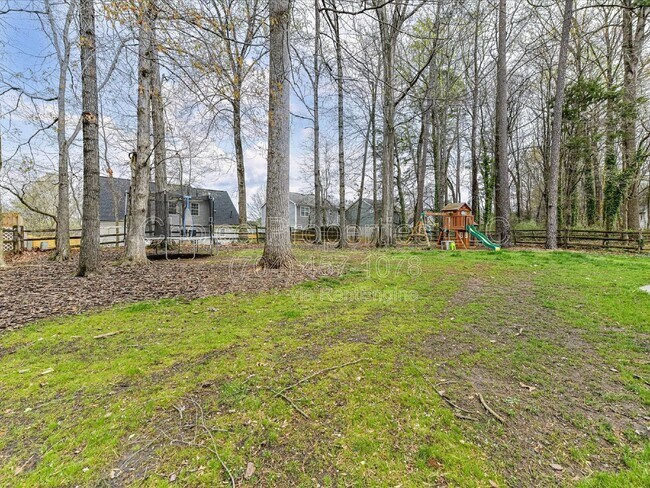 Building Photo - 8413 Red Setter Ln