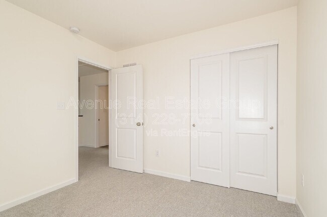 Building Photo - 6 Snowdrop Ct