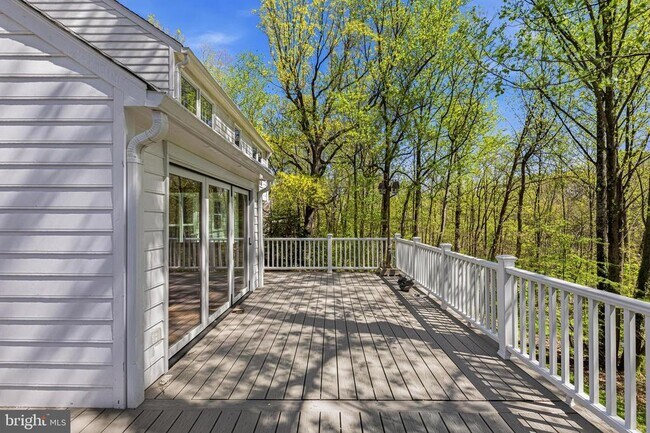 Building Photo - 1646 Stowe Rd