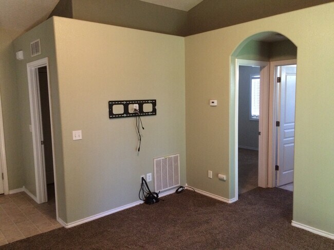 Building Photo - Wonderful Meridian Home