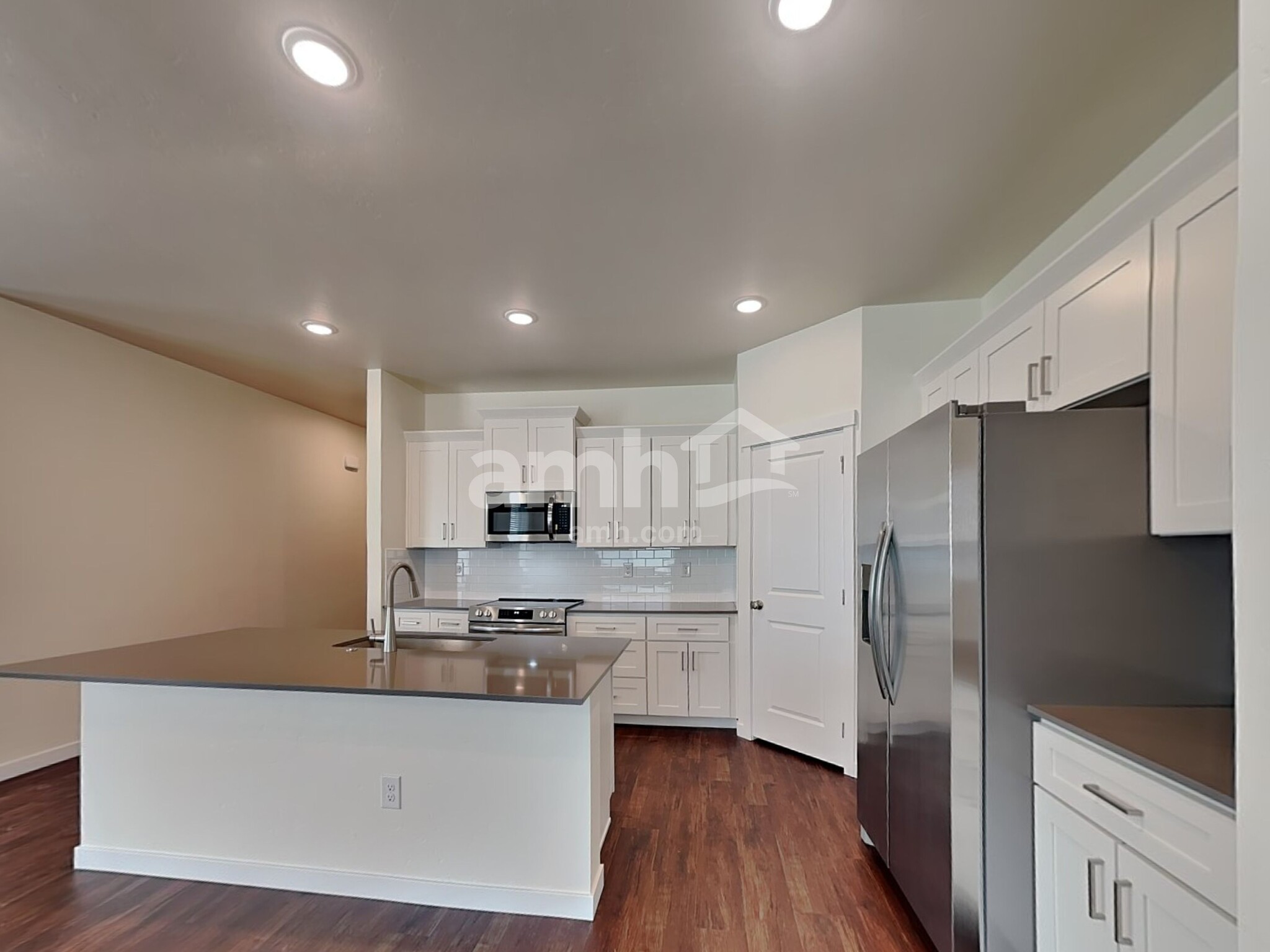 Building Photo - 1512 N Garnet Creek Ave