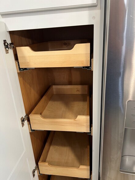 Building Photo - 212 5th St NE