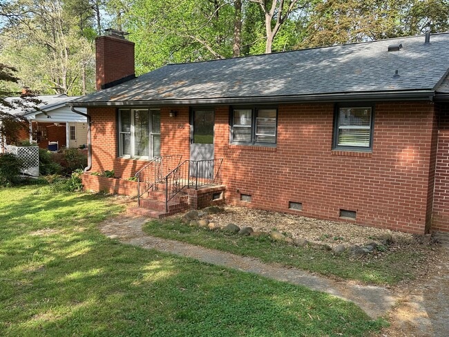 Building Photo - 408 Avery St