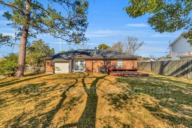 Building Photo - 1835 Upson St