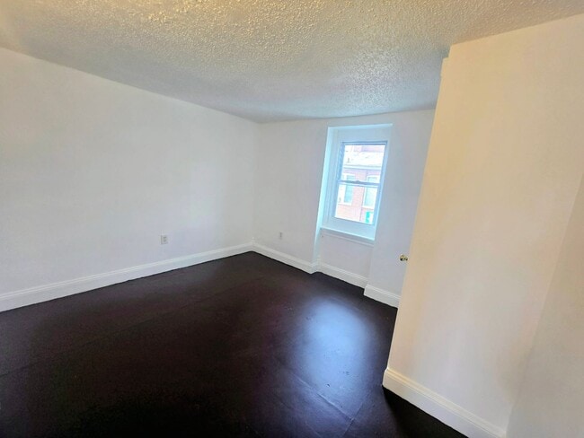 Building Photo - 416 W Whitehall St