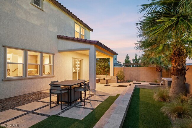 Building Photo - 10125 Sequoia Glen Ave