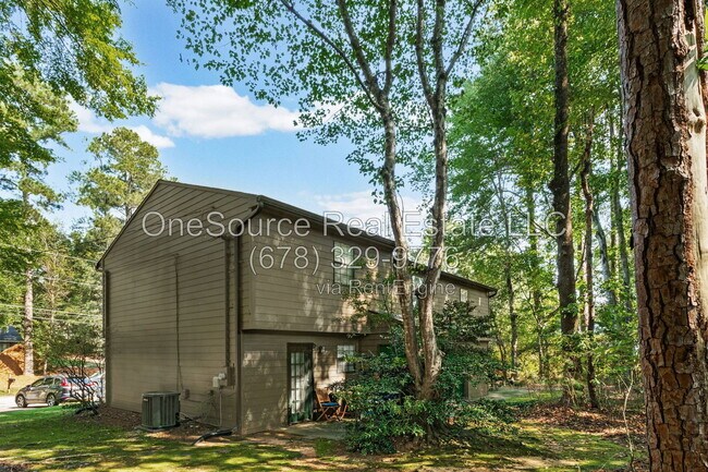 Building Photo - 502 Oakwood Ct