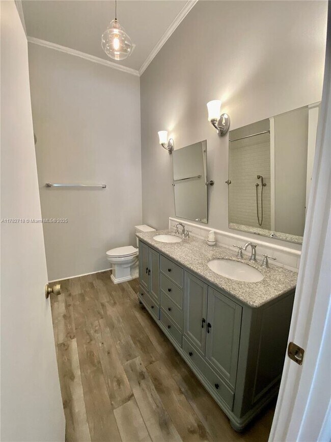 Building Photo - 9870 Watermill Cir