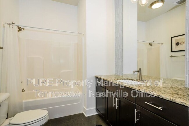 Building Photo - 210 30th Ave N