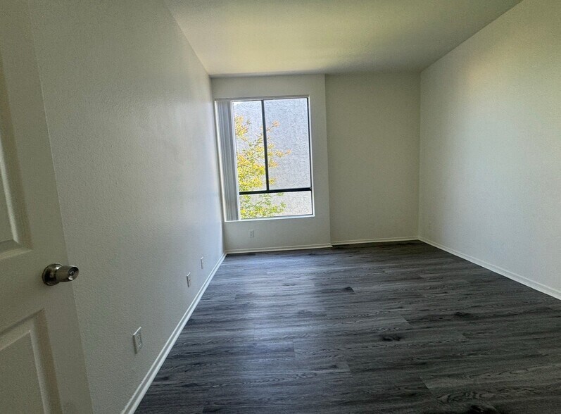 Building Photo - 4343 Whitsett Ave