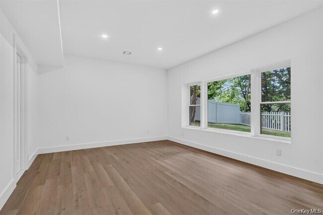 Building Photo - 117 Orchard St