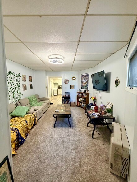 Livingroom - 546 Quincy Ave