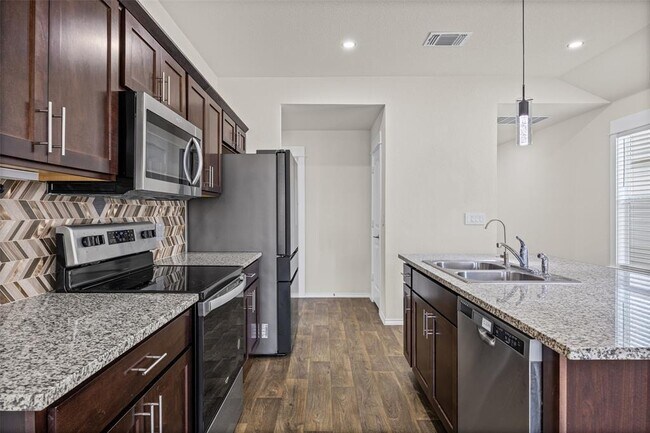 Building Photo - 11801 Rush Ln