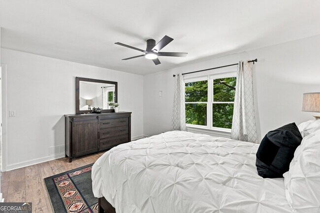 Building Photo - 4225 Twin Rivers Dr