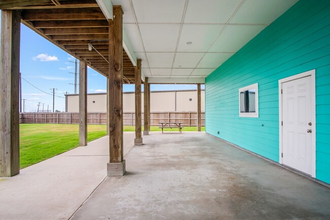 Building Photo - 100 Port Isabel St