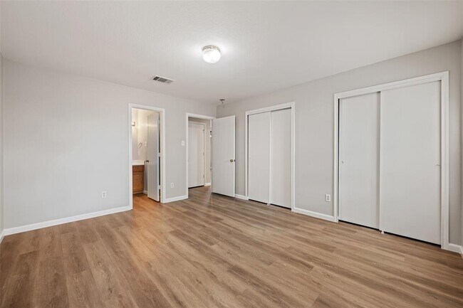 Building Photo - 3213 Crownover St