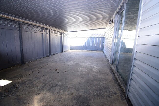 Building Photo - 903 Porter St