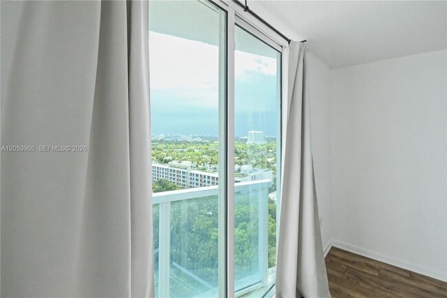 Building Photo - 2101 Brickell Ave