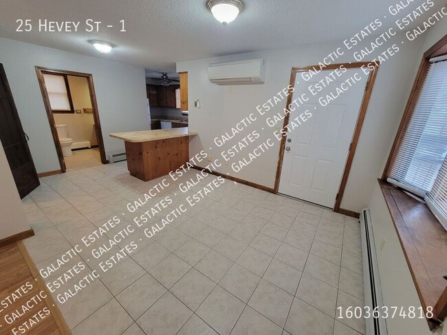 Building Photo - Super Spacious 4 bedroom 2 bath 2 levels o...