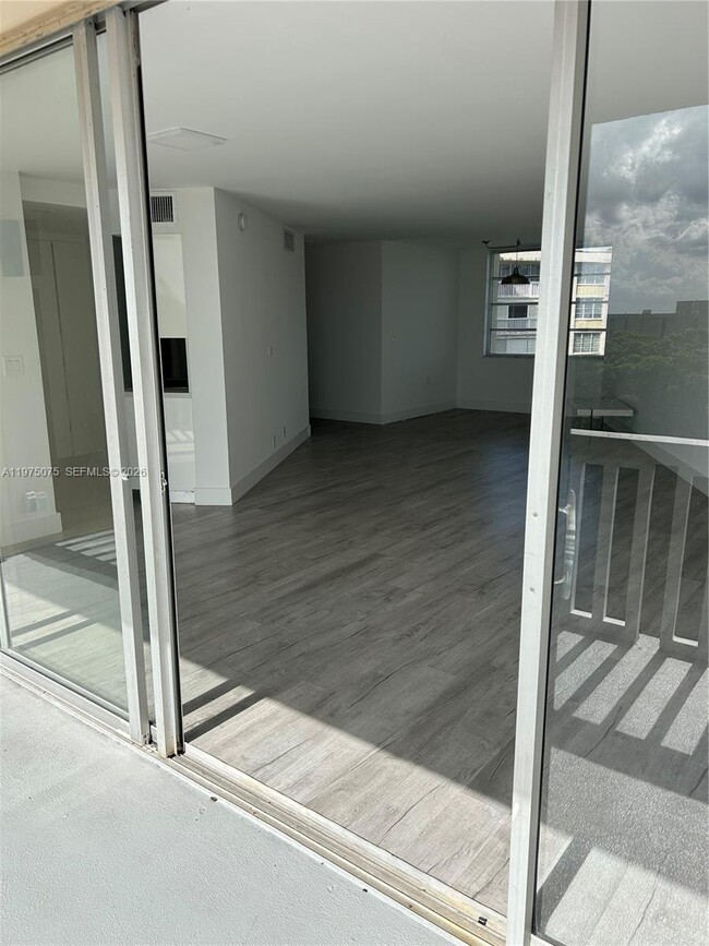 Building Photo - 6921 Environ Blvd