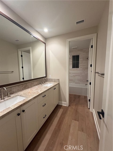 Building Photo - 125 Sabbia