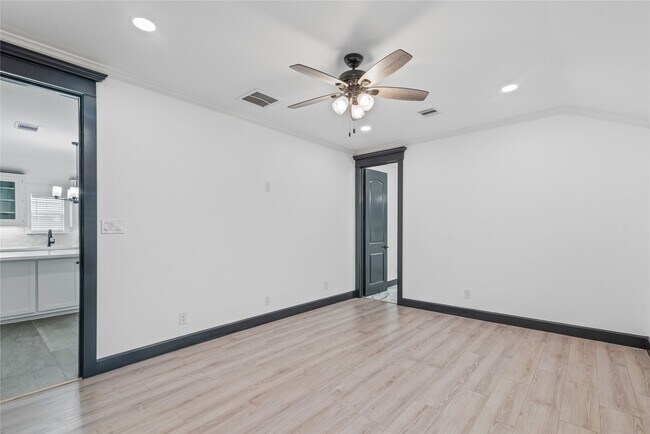 Building Photo - 1244 Rd 5705