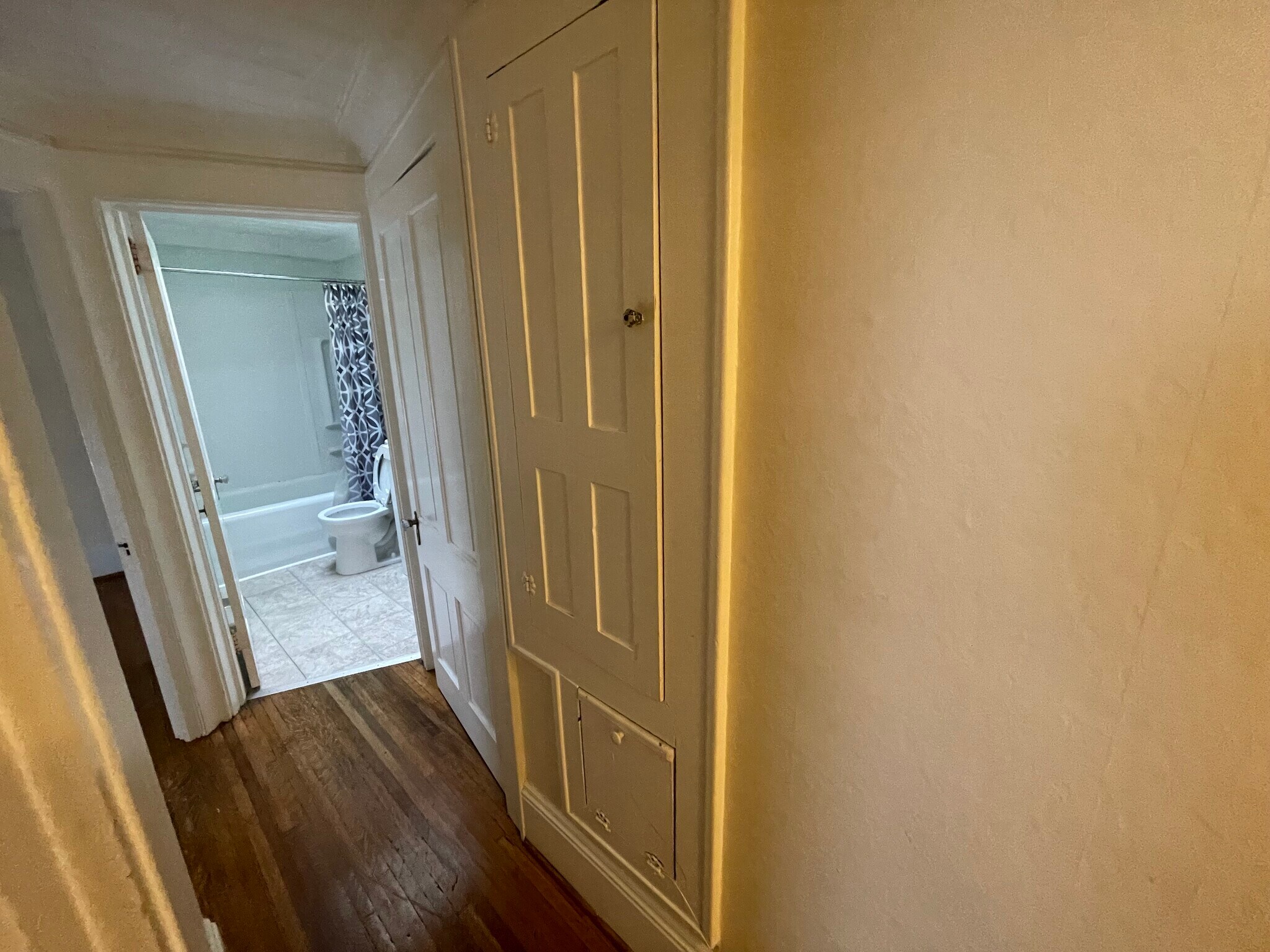 Building Photo - 411 W Sullivan St