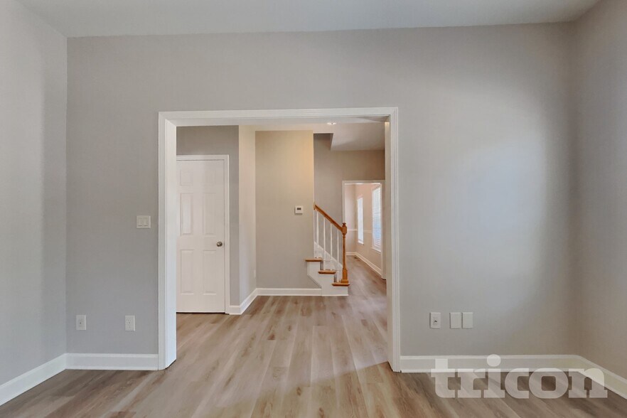 Building Photo - 253 Water Mill Rd