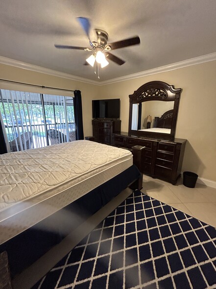 2nd bedroom with smart TV - 225 Deer Creek Blvd