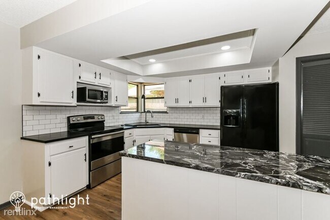 Building Photo - 3 br, 2.5 bath House - 3352 S 138th E Ave ...