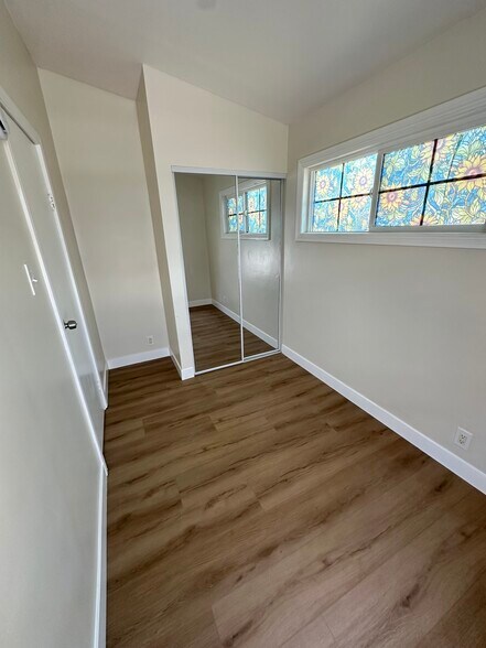 Building Photo - 171 E 68th Way