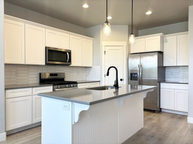 Building Photo - 13959 Silver Peak Ln