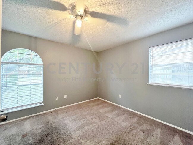 Building Photo - Beautifully Updated 5/3/2 in Fort Worth For Rent!