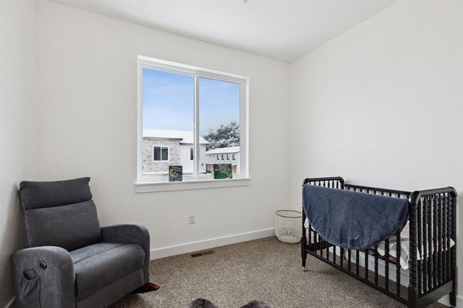 Building Photo - 445 Skeels Ave