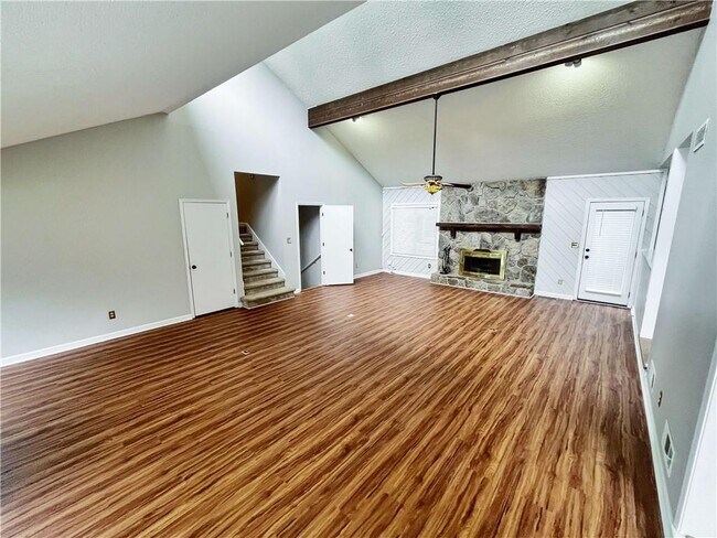 Building Photo - 2010 Shadow Bluff Ct NE