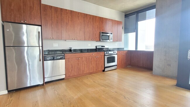 Building Photo - 235 W Van Buren St