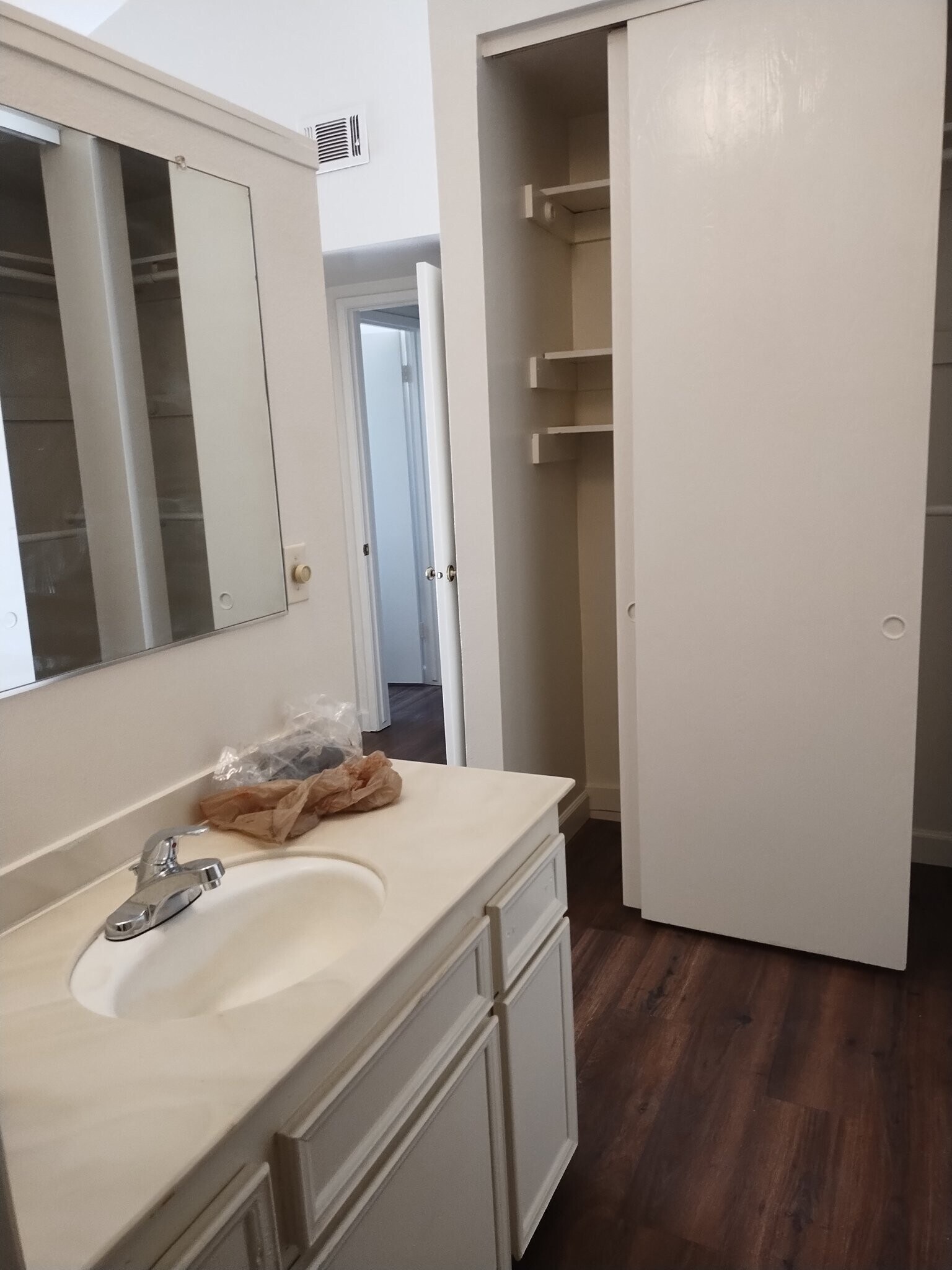 Building Photo - 3545 Fountain Way