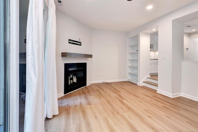 Building Photo - 106 Harrops Glen