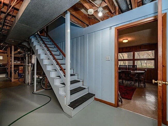 Building Photo - Marvelous 4 Bed 2.5 Bath House In Quarry H...