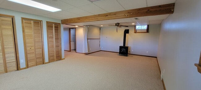 Building Photo - Beautiful home with peek a boo views of West Bay on Old Mission Peninsula