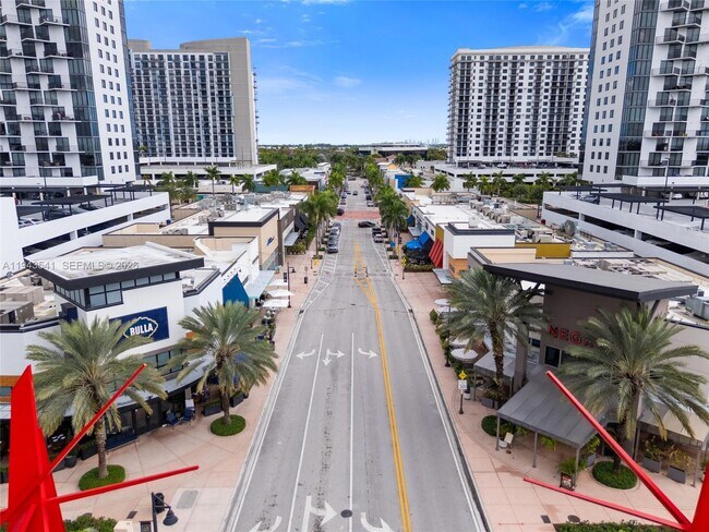 Building Photo - 4648 NW 83rd Ave