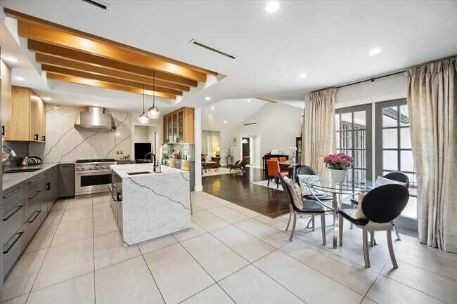 Building Photo - 1902 Chimney Rock Rd