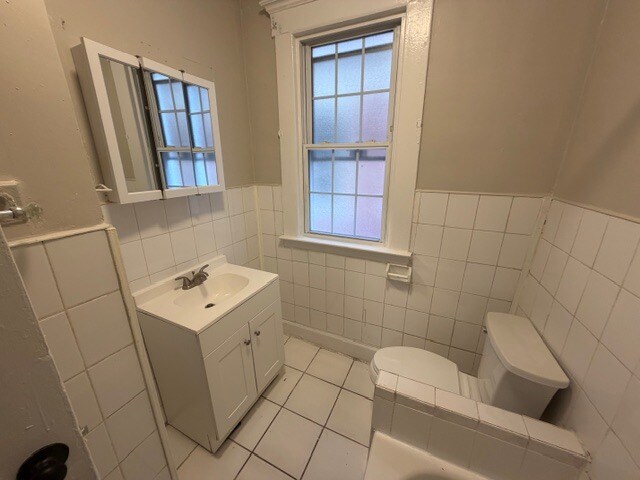 Building Photo - 81 Lilac St