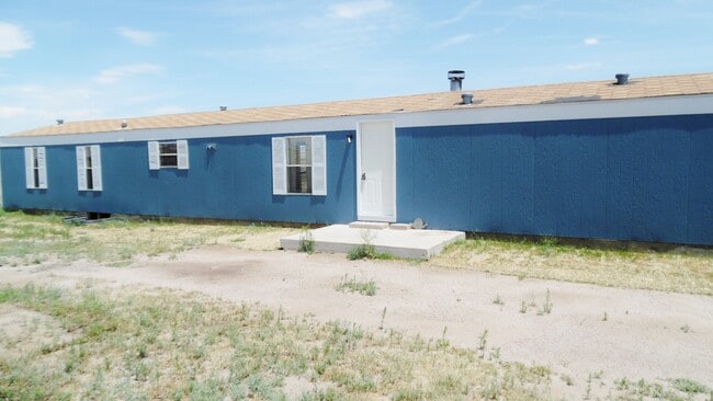 Building Photo - 9865 N Log Rd